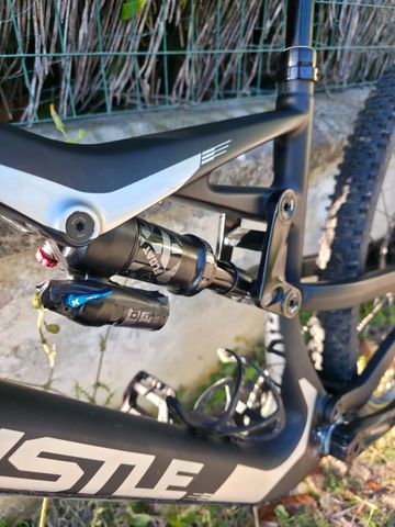 Used Whistle Custom Shimano Deore XT 2023 Mountainbike, Black — image 9 of 15