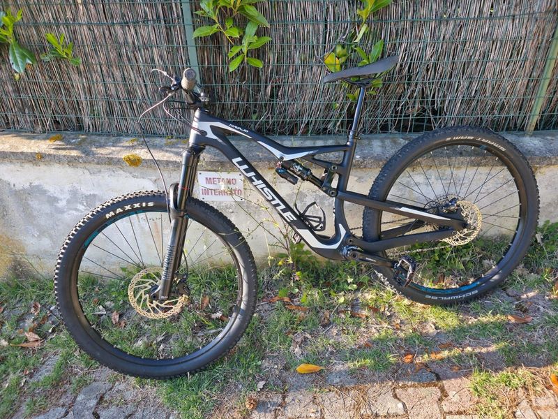 Used Whistle Custom Shimano Deore XT 2023 Mountainbike, Black — image 1 of 15