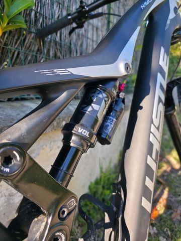Used Whistle Custom Shimano Deore XT 2023 Mountainbike, Black — image 11 of 15