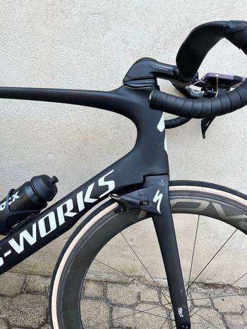 Used Specialized Venge Shimano Ultegra 2017 Road & Gravel, Black — image 9 of 16