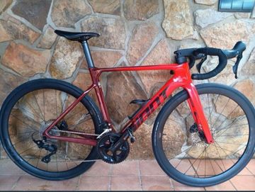 Giant Propel Advanced 2 2024 2024 Road & Gravel usato