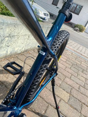 Trek Roscoe 8 2021 2021 Mountainbike d'occasion — image 3 sur 9