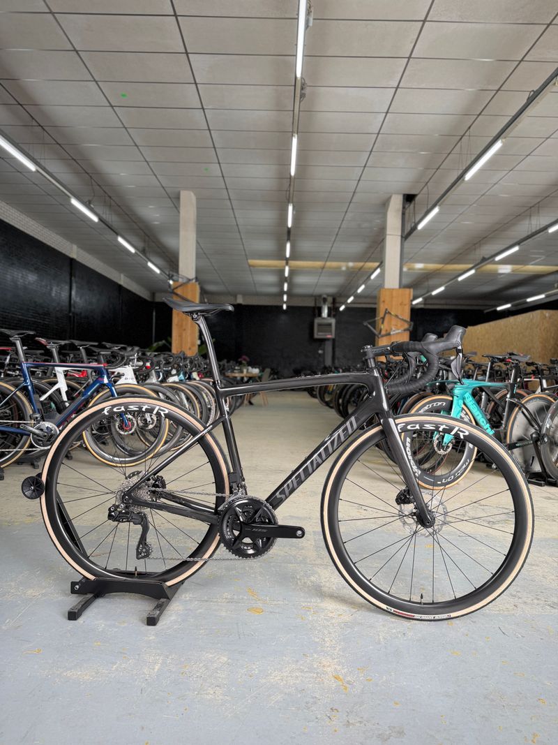 Used Specialized Tarmac Di2 Carbon 2021 Road & Gravel