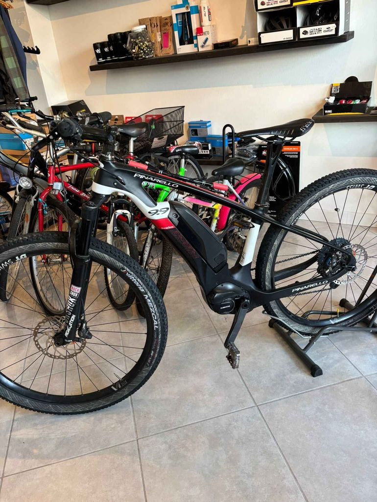 Used Pinarello ANDROMEDA 2019 2019 Mountainbike — image 4 of 5