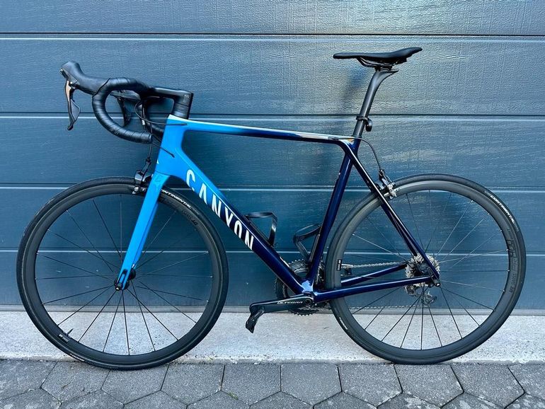 Used Canyon Canyon Ultimate CF SL8 Movistar Road & Gravel — image 2 of 11