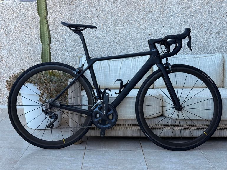 Used Canyon Ultimate CF SL 8.0 Aero 2019 2019 Road & Gravel, Black — image 1 of 13