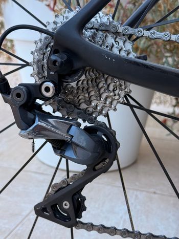 Used Canyon Ultimate CF SL 8.0 Aero 2019 2019 Road & Gravel, Black — image 10 of 13