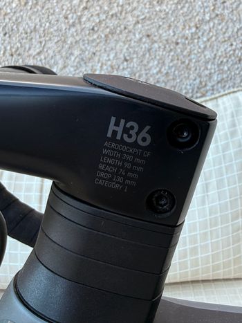 Used Canyon Ultimate CF SL 8.0 Aero 2019 2019 Road & Gravel, Black — image 5 of 13