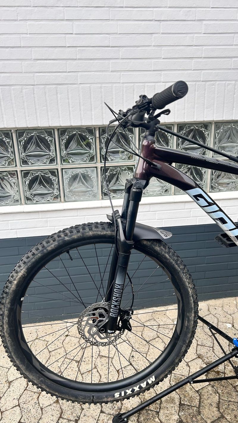 Używany Giant Stance 1 2021 2021 Mountainbike — zdjęcie 2 z 24