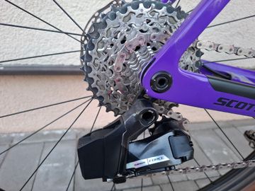 Gebrauchtes Scott Addict SRAM Force eTap AXS 2025 Road & Gravel, Violett — Bild 4 von 6