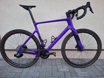 Gebrauchtes Scott Addict SRAM Force eTap AXS 2025 Road & Gravel, Violett — Bild 1 von 6