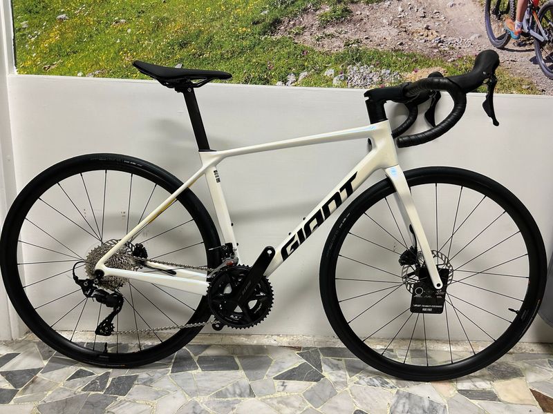 Używany Giant TCR Advanced 2 2025 2025 Road & Gravel — zdjęcie 1 z 4