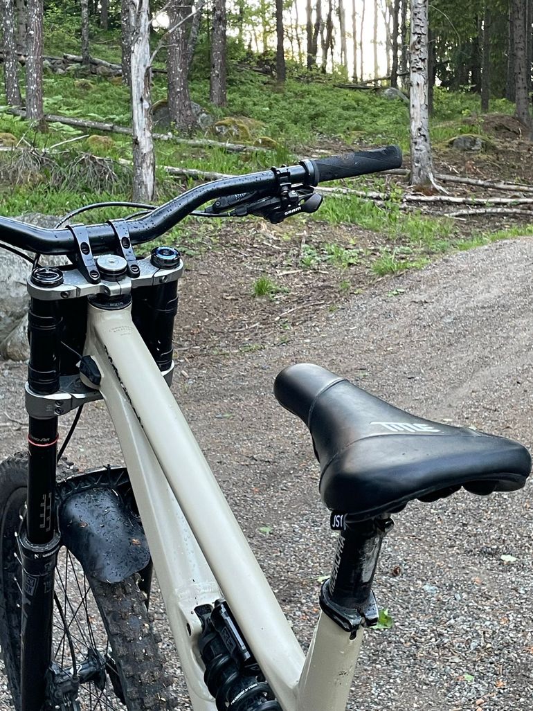 Used Commencal FRS SRAM GX 2022 Mountainbike, Orange — image 7 of 8