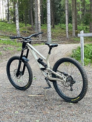 Used Commencal FRS SRAM GX 2022 Mountainbike, Orange — image 3 of 8