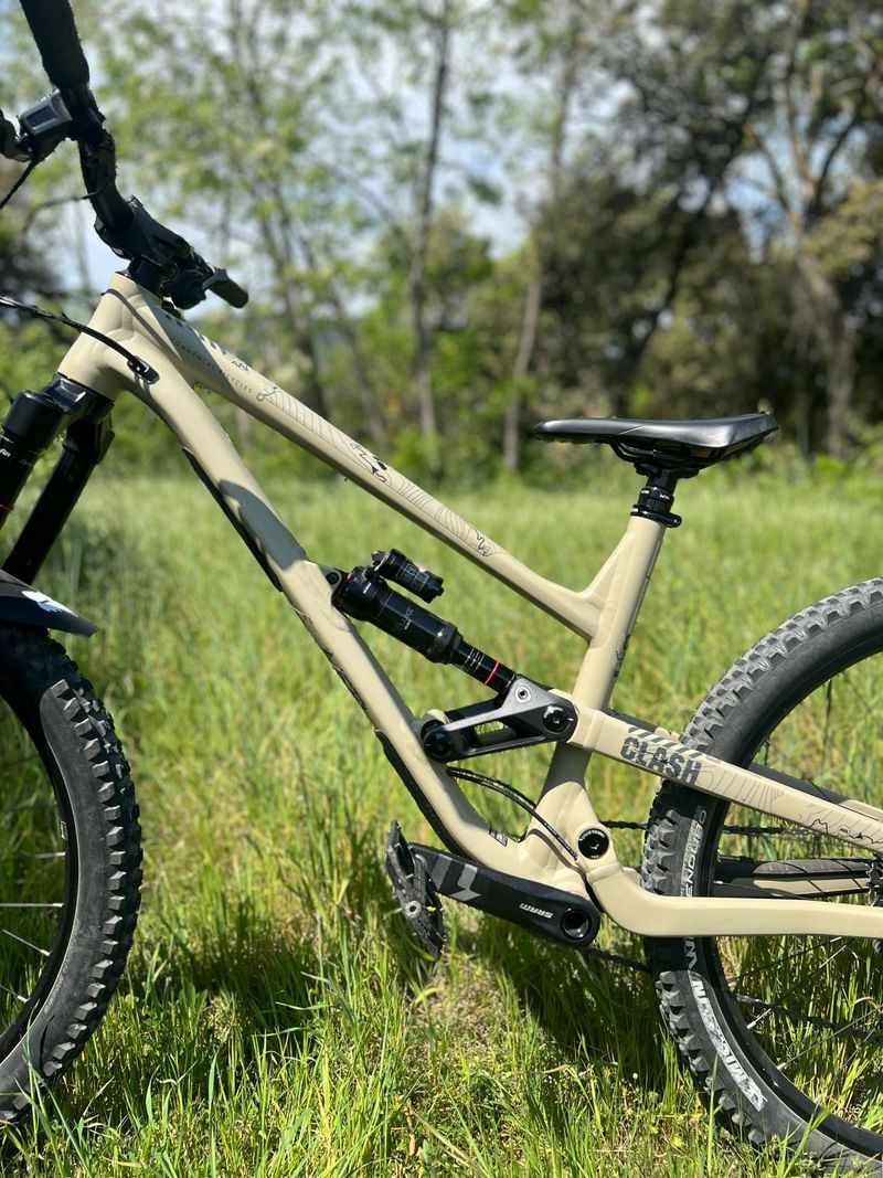 Używany Commencal CLASH RIDE 2021 2021 Mountainbike — zdjęcie 5 z 7