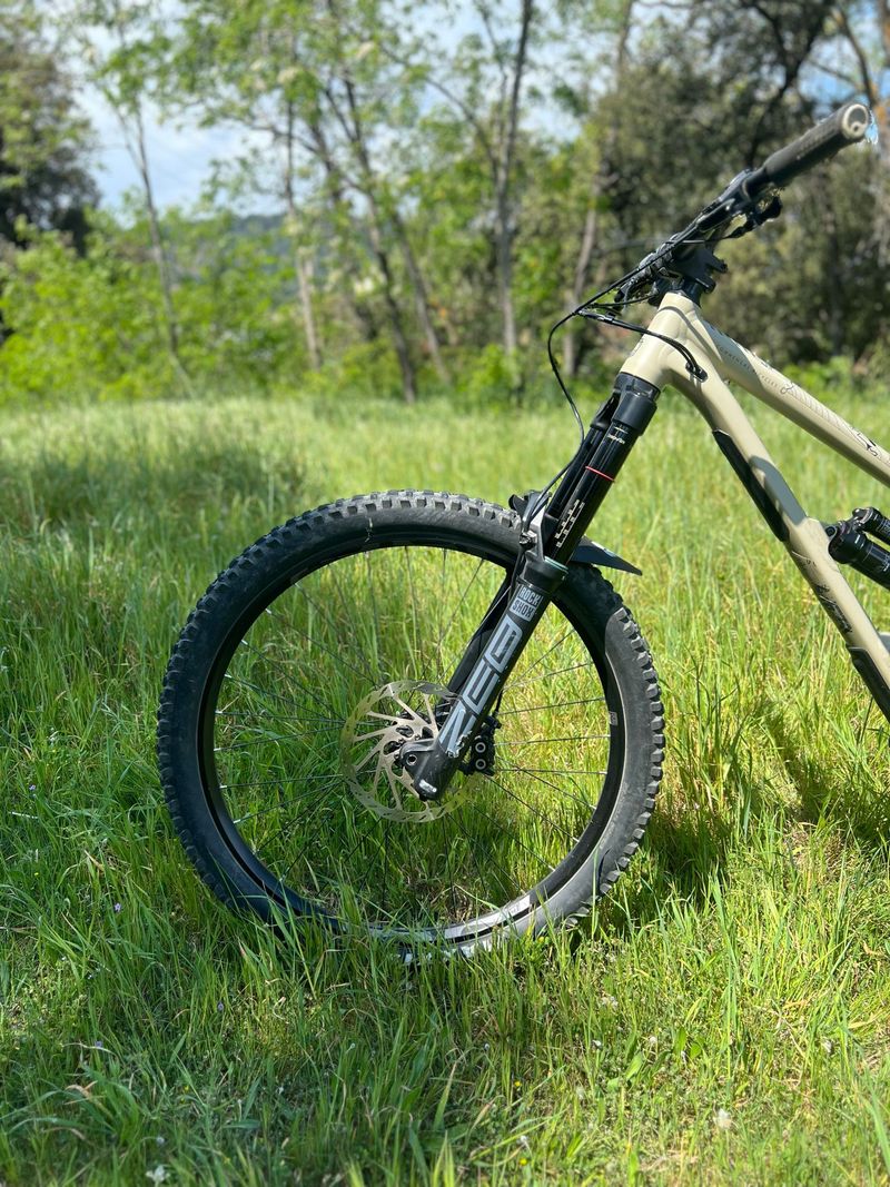 Używany Commencal CLASH RIDE 2021 2021 Mountainbike — zdjęcie 3 z 7