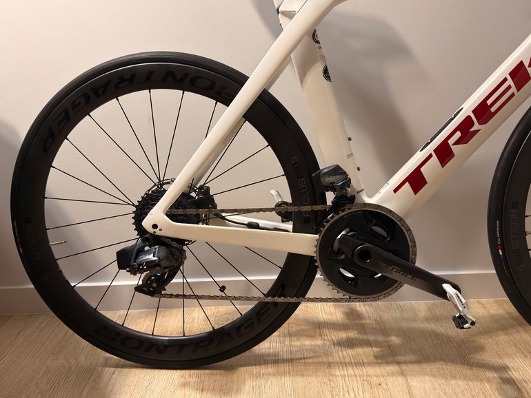 Used Trek Madone SL 7 eTap 2021 2021 Road & Gravel, White — image 3 of 11