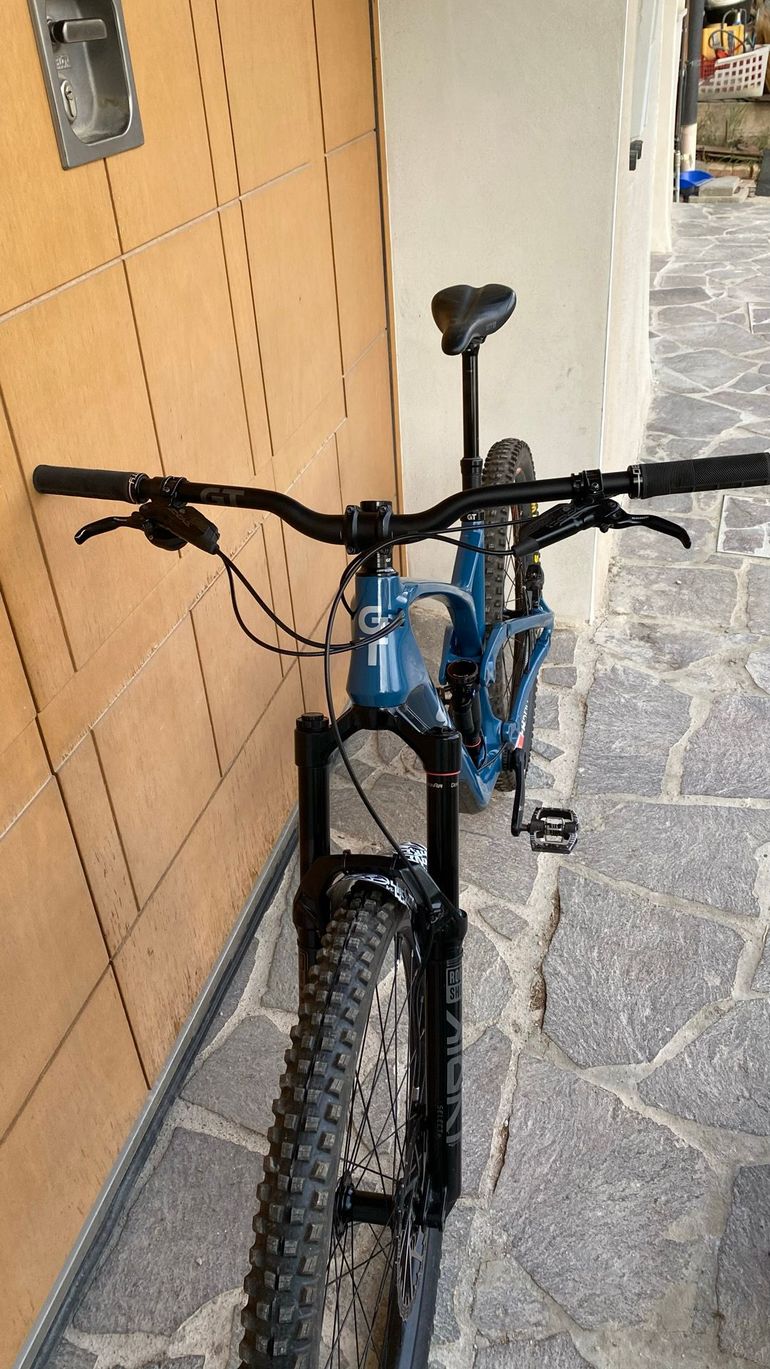 Used GT Sensor Carbon Pro 2024 2024 Mountainbike, Blue, 29 — image 8 of 10