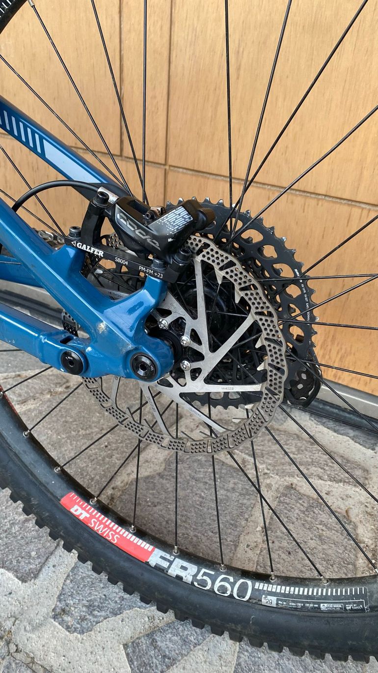 Used GT Sensor Carbon Pro 2024 2024 Mountainbike, Blue, 29 — image 6 of 10