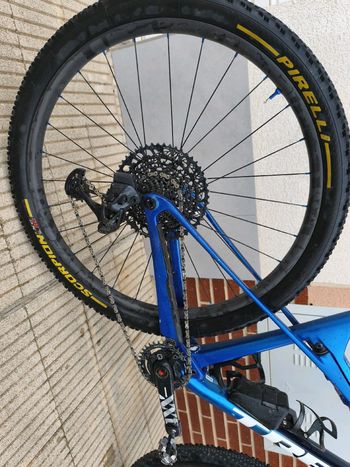 Used Trek Supercaliber 9.8 GX AXS Gen 1 2022 2022 Mountainbike, Blue, 29 — image 4 of 6