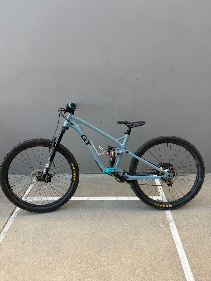 Used GT custom GT Sensor Sport 2023 MTB