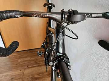 Used Specialized Tarmac SRAM Red eTap AXS 2018 Road & Gravel, Black — image 4 of 7