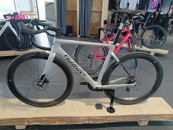 Used Wilier Filante SL SHIMANO 105 Di2 2x12 R7170 2025 2025 Road & Gravel — image 2 of 3