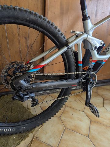 Tweedehands Mondraker Summum SRAM GX DH 2022 Mountainbike — afbeelding 3 van 4