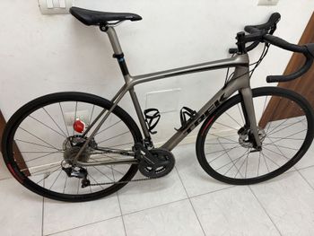 Used Trek Émonda SL 6 Disc 2018 2018 Road & Gravel, Light Gray — image 7 of 12