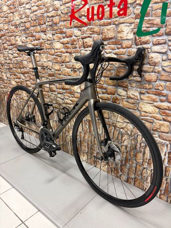 Used Trek Émonda SL 6 Disc 2018 2018 Road & Gravel, Light Gray — image 2 of 12