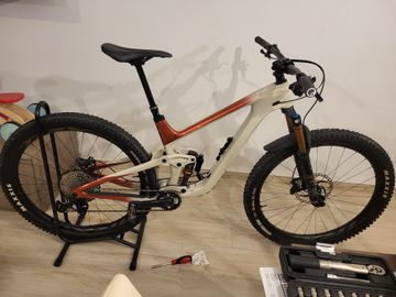 Używany Giant Trance Shimano Deore XT 2023 Mountainbike — zdjęcie 2 z 3