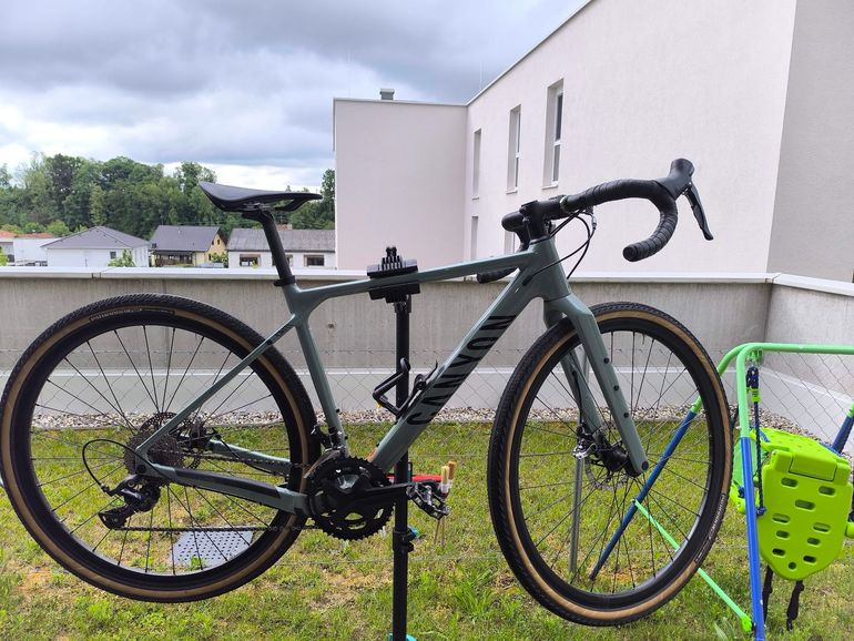 Used Canyon Grizl 5 2024 2024 Road & Gravel, Blue — image 1 of 4