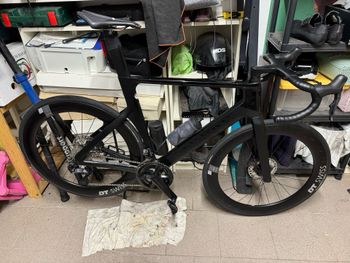 Used Canyon Aeroad CF SLX 8 Di2 2023 2023 Road & Gravel, Black — image 48 of 70