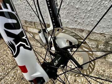 Used CUBE Ltd Pro 2012 2012 Mountainbike, Light Gray — image 7 of 13