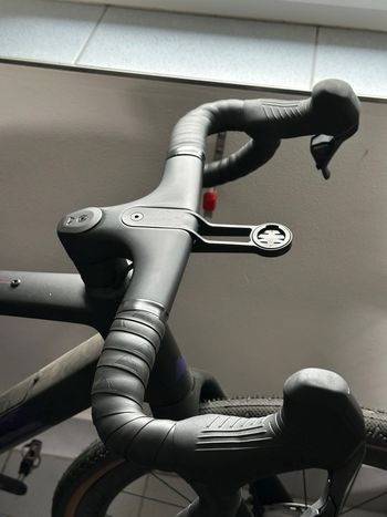 Used Canyon Grail CF SLX 8 Di2 GRC42 2025 2025 Road & Gravel, Purple — image 11 of 14