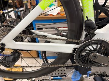 Scott Foil RC Team 2025 2025 Road & Gravel usato, Bianco — immagine 3 di 6