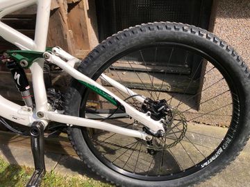Brugt Specialized Enduro 2009 Mountainbike — billede 4 af 17