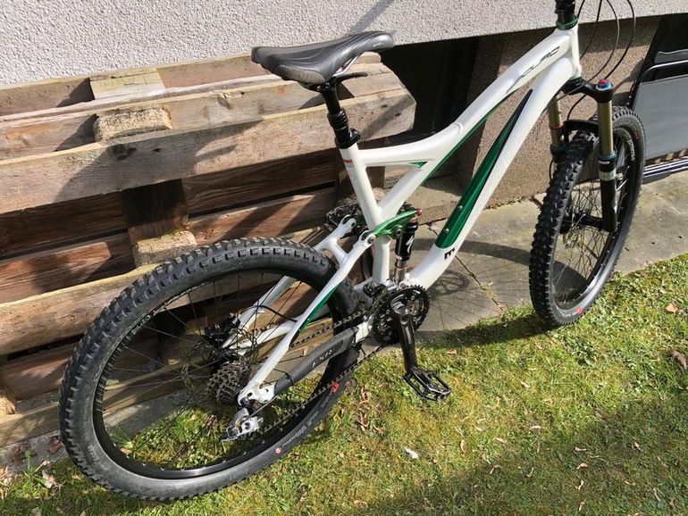 Used Specialized Specialized Enduro 2009 Mountainbike, Blanco — image 10 of 17