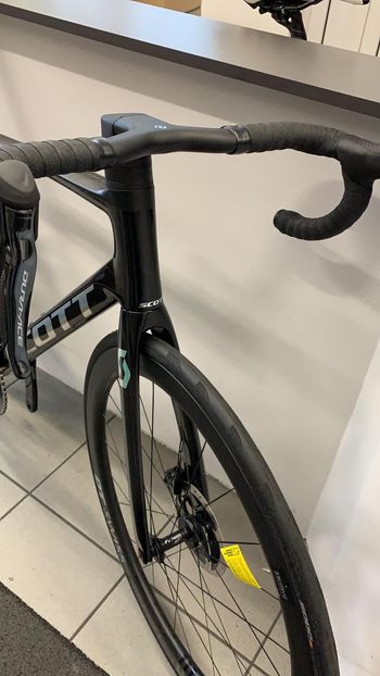 Used Scott Addict 10 2025 2025 Road & Gravel, Black — image 6 of 6