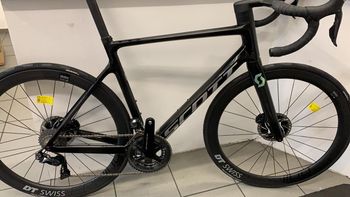 Used Scott Addict 10 2025 2025 Road & Gravel, Black — image 5 of 6