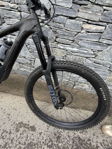 Used Specialized Enduro Comp 2020 2020 Mountainbike, Black, 29 — image 2 of 4