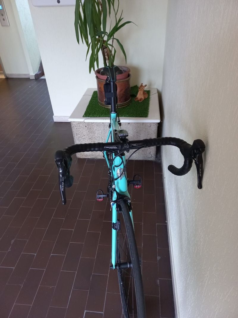 Used Bianchi Sempre Pro 2019 2019 Road & Gravel, Green — image 2 of 6