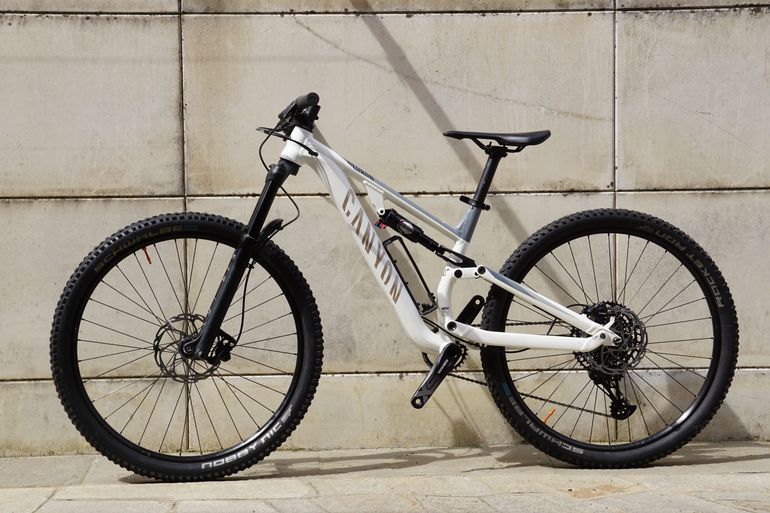 Used Canyon Neuron SRAM SX Eagle 2022 Mountainbike, White, 27.5 (650B) — image 1 of 24