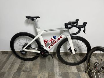 Brugt Trek Madone SL 7 eTap 2023 2023 Road & Gravel — billede 1 af 4