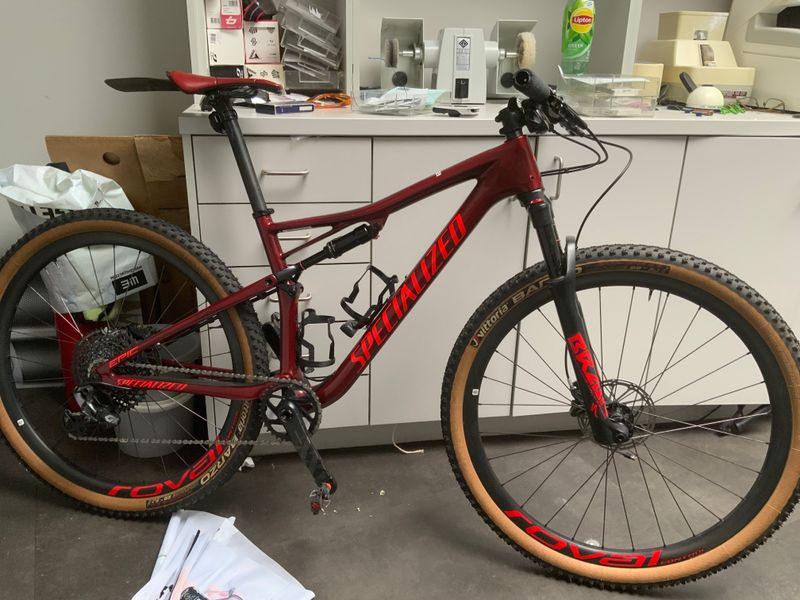 Brugt Specialized Epic Expert Carbon EVO 2020 Mountainbike — billede 1 af 8