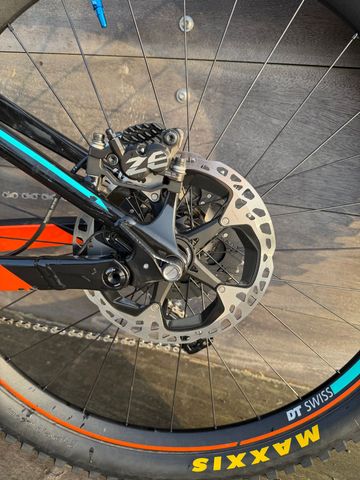 Używany Scott E-Genius 700 Tuned 2018 2018 Mountainbike — zdjęcie 6 z 9