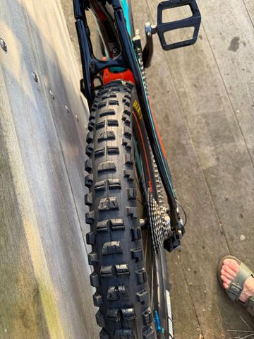 Używany Scott E-Genius 700 Tuned 2018 2018 Mountainbike — zdjęcie 7 z 9