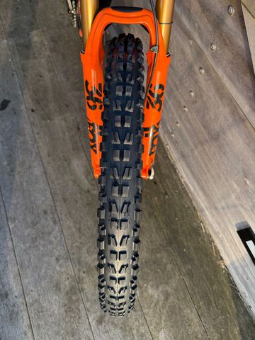 Używany Scott E-Genius 700 Tuned 2018 2018 Mountainbike — zdjęcie 8 z 9