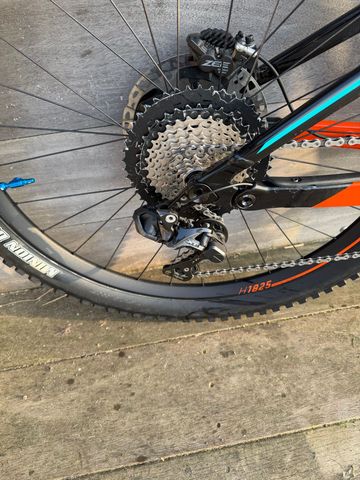 Używany Scott E-Genius 700 Tuned 2018 2018 Mountainbike — zdjęcie 4 z 9