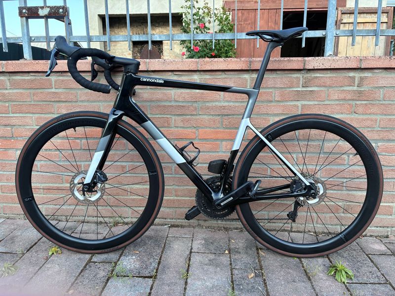 Used Cannondale SuperSix EVO Shimano Ultegra Di2 2022 Road & Gravel, Black — image 1 of 5